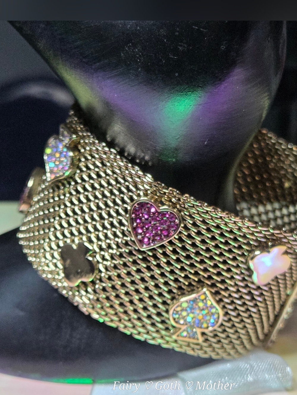 Vintage Kitsch Betsey Johnson ROYAL FLUSH Gold Mesh Cuff Los Vegas Bracelet